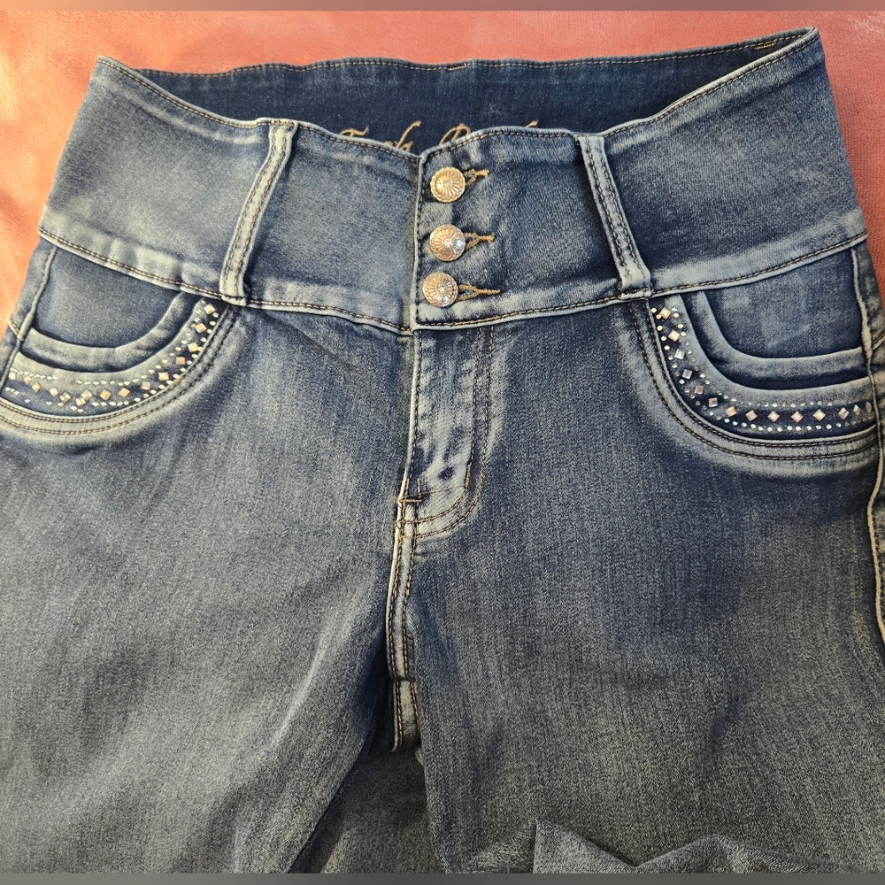 Chic High-Rise Blue Jeans with Stud Accents
